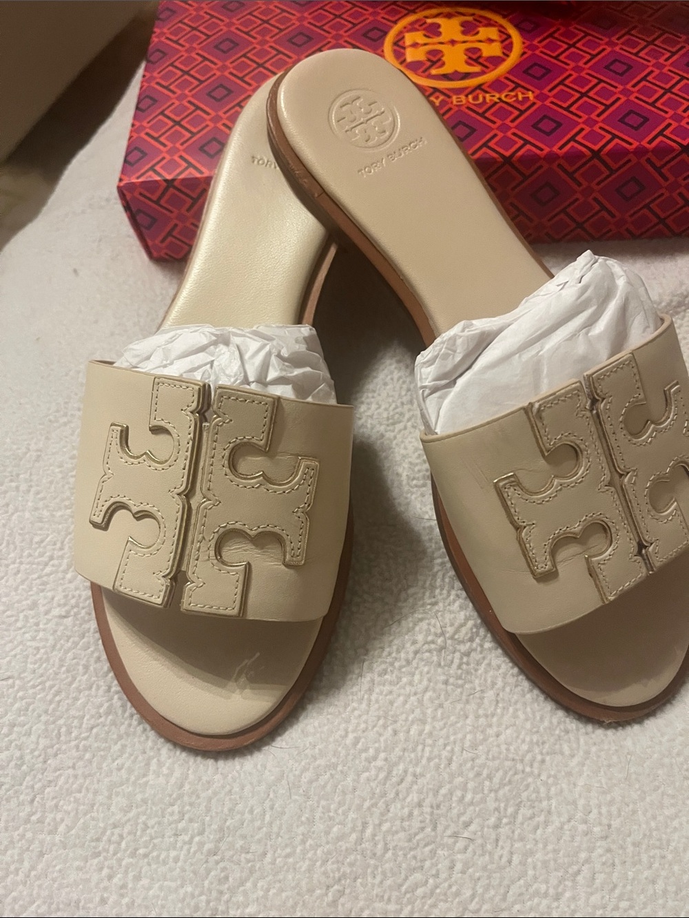 Tory Burch Cream Leather Slide Sandals with Logo Cutout